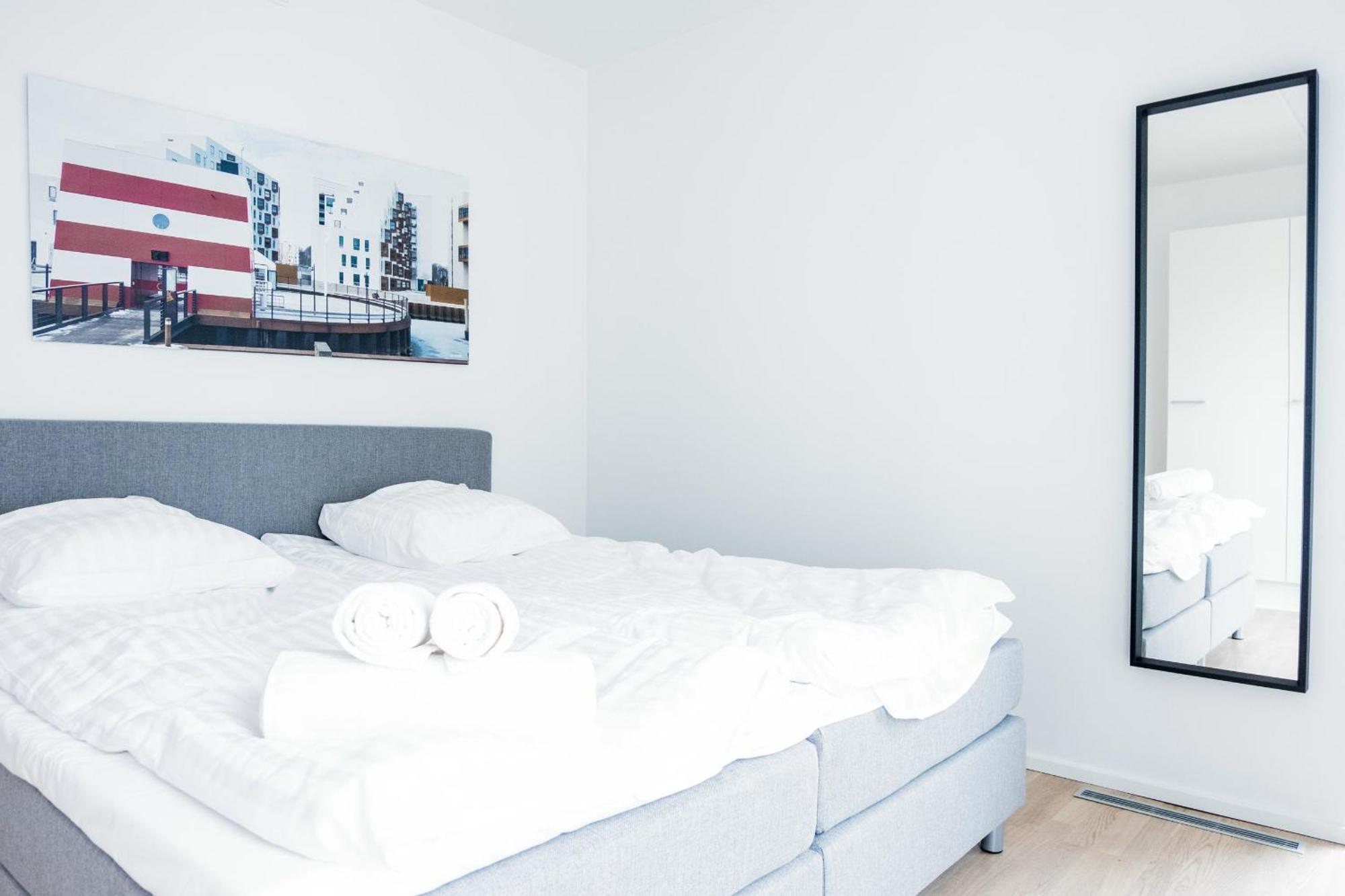 Spacious 1-bed W. Private Terrace Lejlighed *