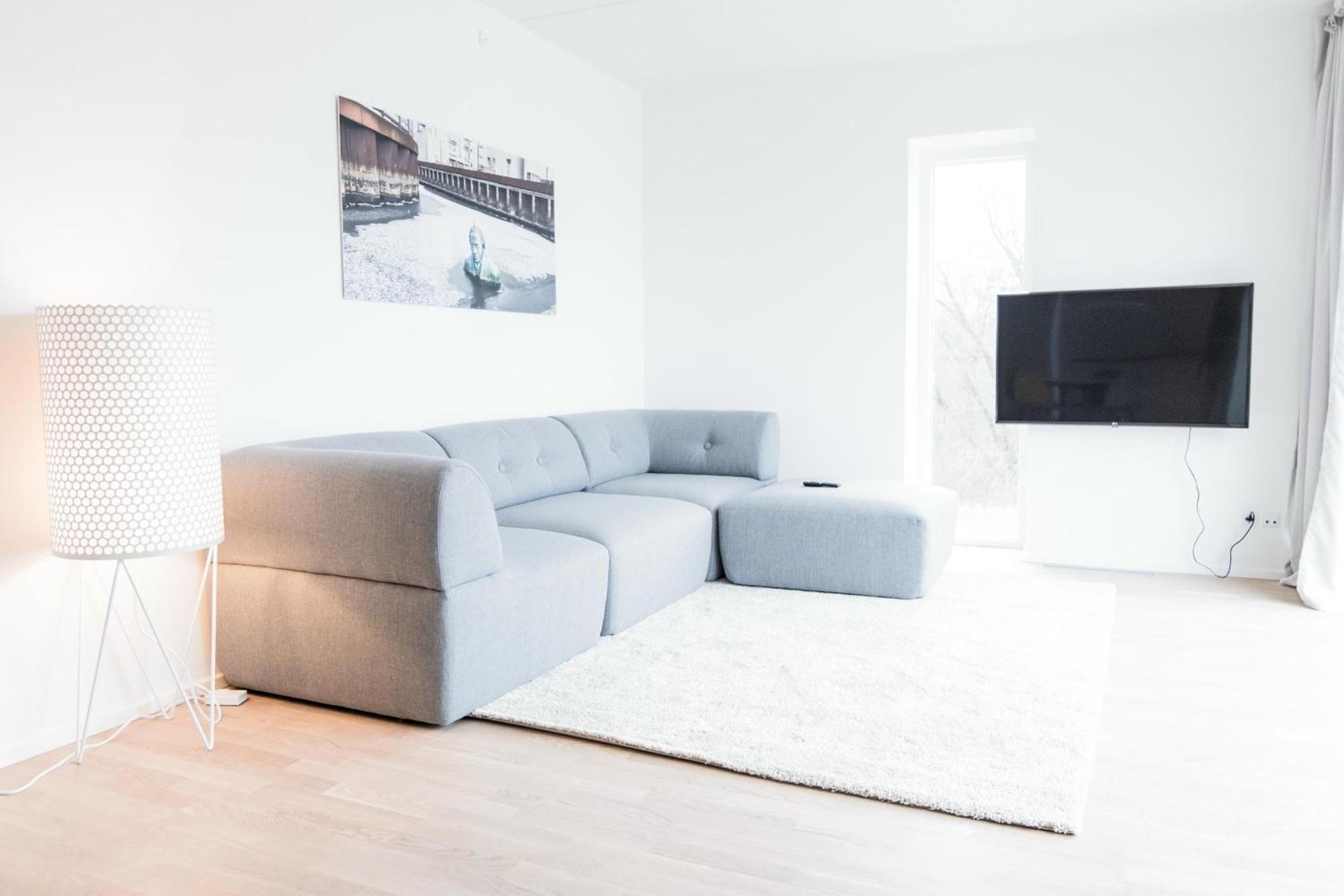 Spacious 1-bed W. Private Terrace Lejlighed